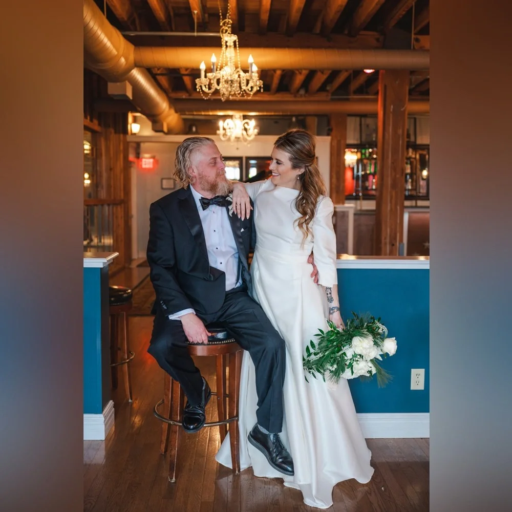 Carolina Herrera - Laurel Wedding Gown - Picture 9 of 10